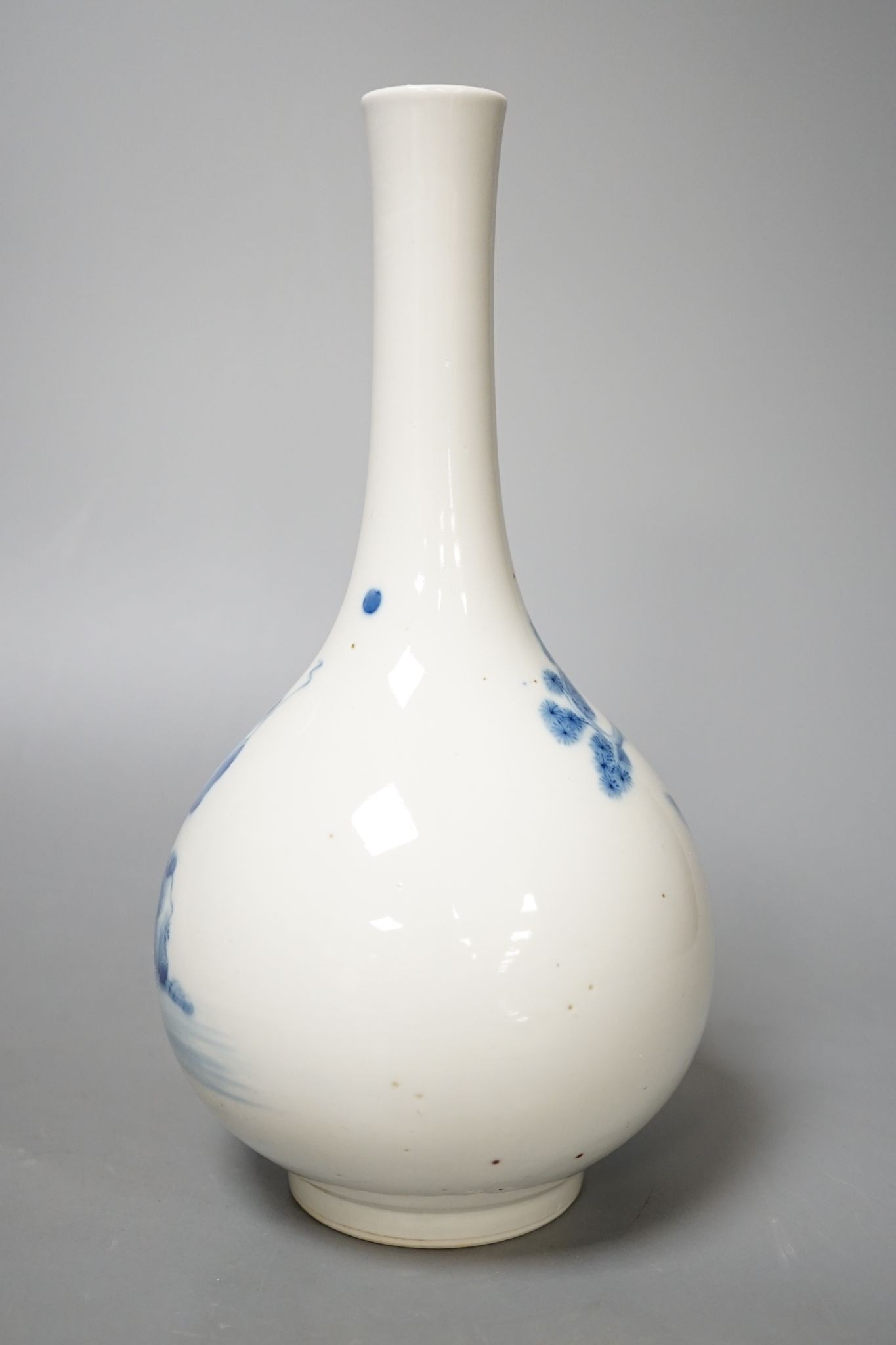 A 19th century Chinese blue and white bottle vase, 24cm